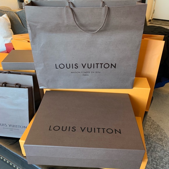 Louis Vuitton boxes and bags - Picture 6 of 7